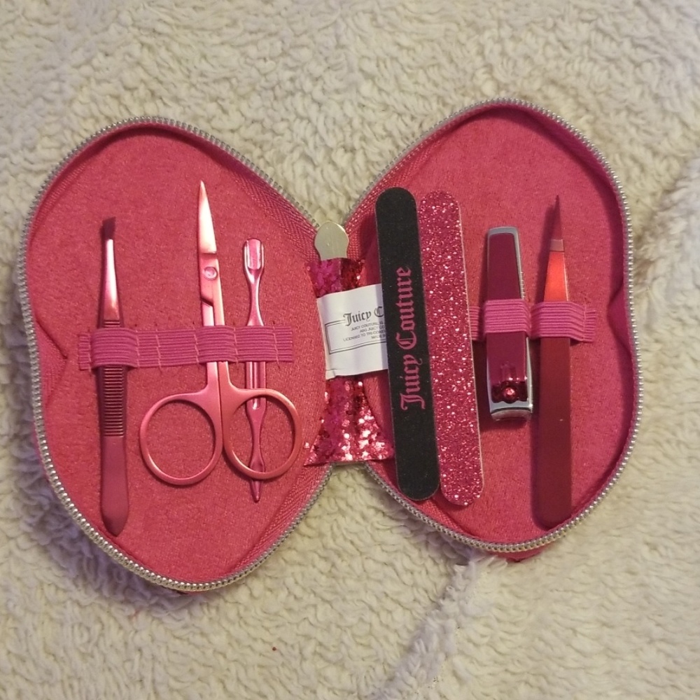 Cute pink mini manicure and tweezer set